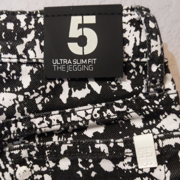 Joe's Jeans Slim Fit Jeggings - Picture 3 of 5